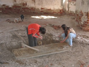 5900-year-old-womens-skirt-discovered-in-vayots-dzor-region-armenia